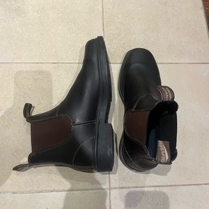 Blundstone Unisex Dress Series Chelsea Boot